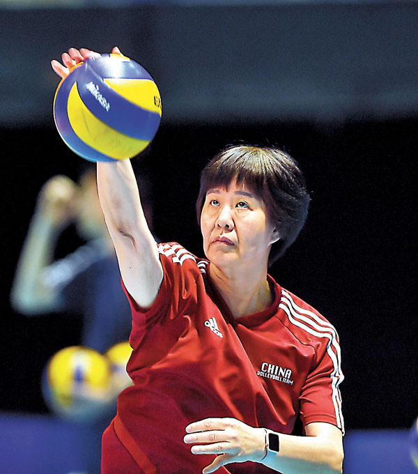 ■ 主教練郎平談及選拔準則。 資料圖片