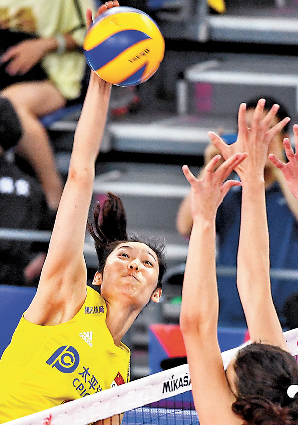 ■ 中國女排隊員朱婷（左）。 資料圖片