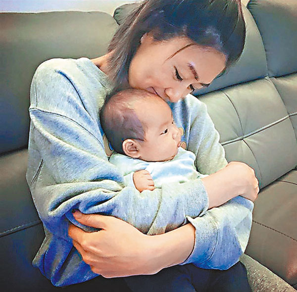 ■胡定欣對姪子疼愛有加。