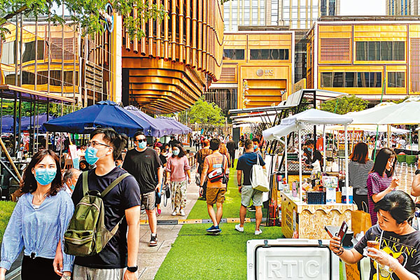 圖為BFC外攤金融中心5月舉行的周末集市。倪夢璟  攝 
