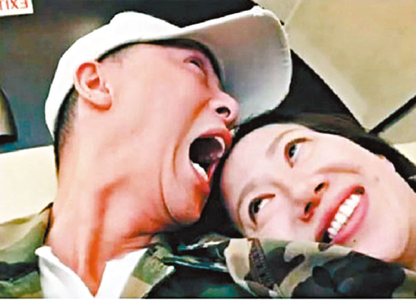 ■短片中是子丹夫婦結婚多年來的照片。