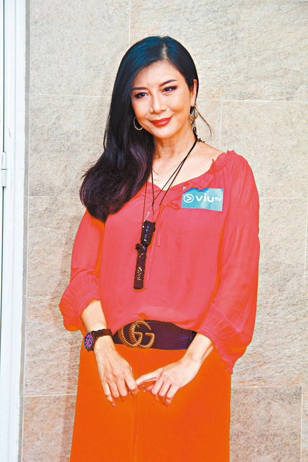 ■ 吳家麗在新劇飾演一名有夫之婦。