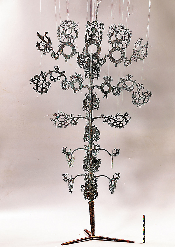 ■ 漢代青銅搖錢樹經修復後重新煥發光彩。 受訪者供圖