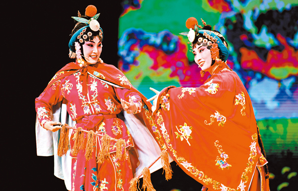 ■演員演出評劇《楊八姐遊春》。