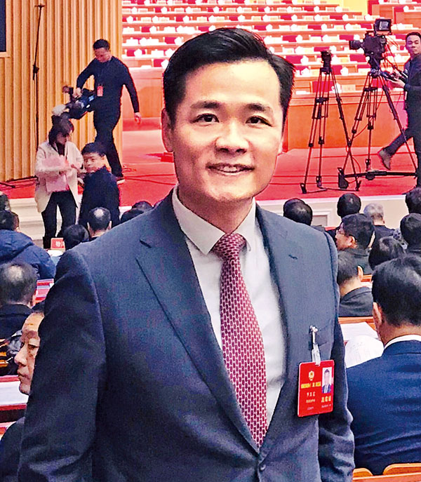 ■河南省政協委員、仁伯爵綜合醫院醫務主任羅奕龍