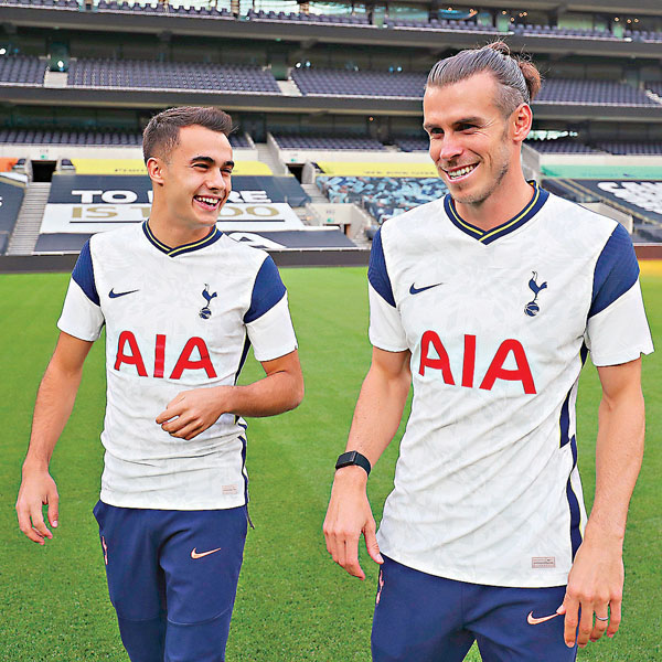 ■巴利（右）和利古朗同時獲熱刺官宣加盟該會。  熱刺Twitter圖片