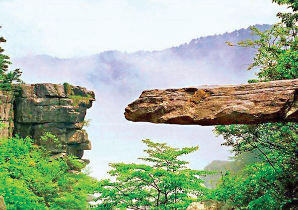 ■錦繡谷中的「天橋」。 作者供圖