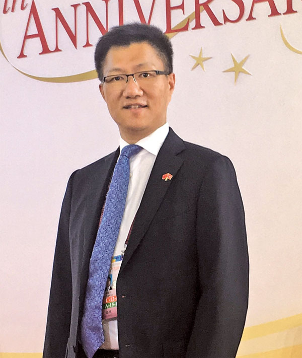 ■廈門市政協委員、香港廈門聯誼會副理事長兼秘書長李毅立