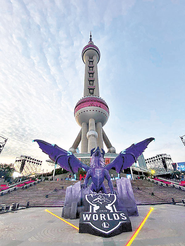 ■巨龍雕塑全球現場首秀。香港文匯報記者夏微  攝