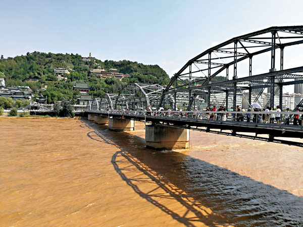 ■蘭州黃河上的黃河第一橋。作者供圖