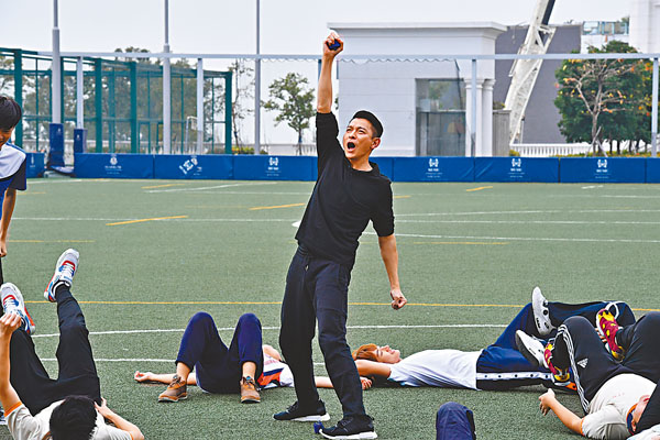 ■ 劉德華在片中飾演嚴厲的音樂老師。