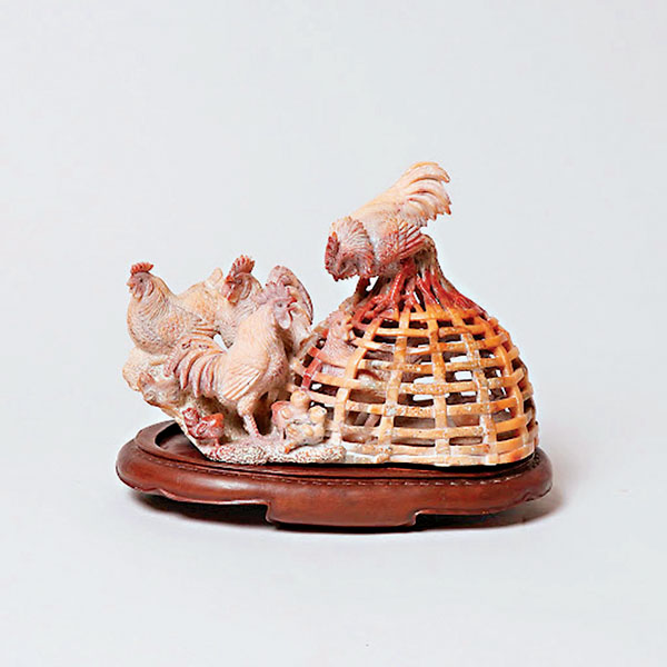 ■陳敬祥壽山石雕《求偶雞》