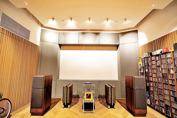 辦公室內的「音響界法拉利」名為仲裁者(Arbiter),價值高達600萬元。