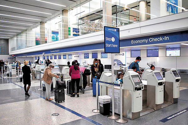 ■ 部分航空公司已要求國際旅客登機前接受病毒檢測。 法新社