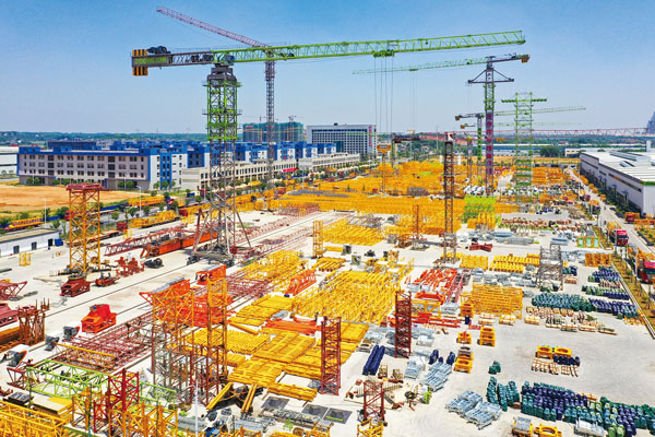 ■中聯重科建起為目前全球最大的單一生產塔式起重機生產基地