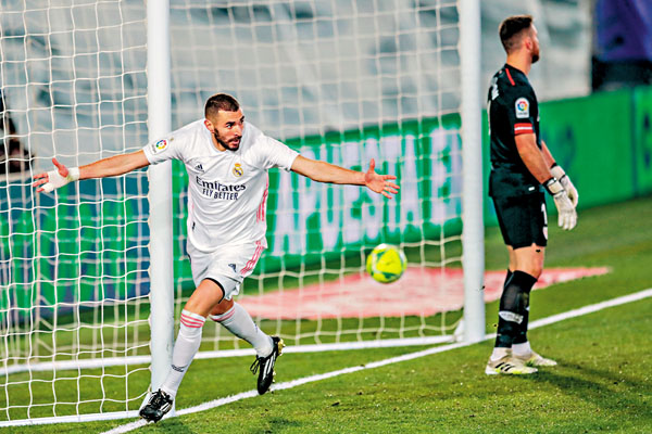 ■賓施馬危急關頭挺身而出梅開二度。 美聯社