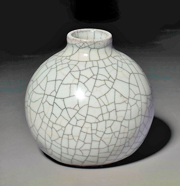 ●南宋/元哥窯水丞（7.3cm，圖片來源：佳士得）