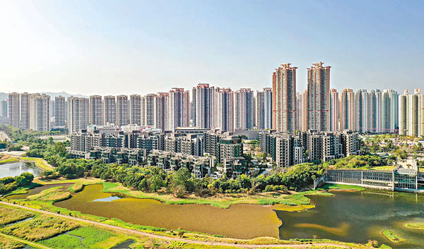 ●Wetland Seasons Park與濕地連接的邊沿種有適當植物作為緩衝，讓屋苑與濕地無縫連接。