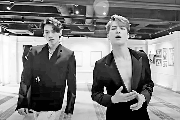 ●Rain(左)和Jackson各展魅力。 網絡截圖