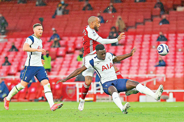 ●拿卡錫迪（中）直言獲判12碼很幸運。  法新社