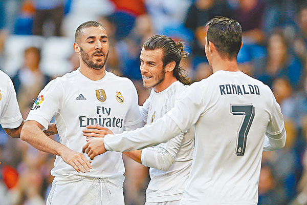 加里夫巴利(中)外借期結束，假如皇馬真的簽回C朗，與賓施馬的這個「BBC」鋒線經典組合或將有望再次呈現於球迷眼前。  美聯社