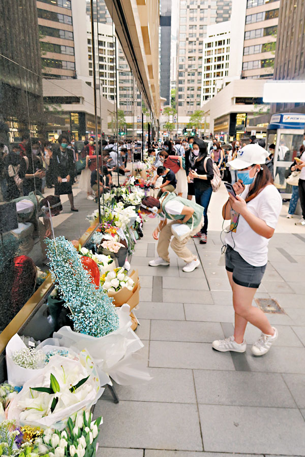 ● 「哥」迷永遠忘不了風華絕代的張國榮。