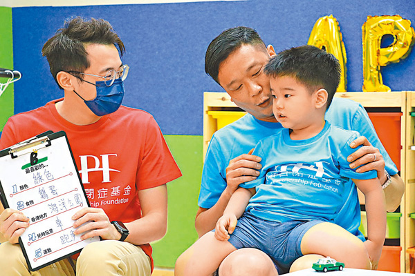 ●爸爸透露善加非常喜歡吃雞蛋。大家在介紹自己喜愛的事物時，均有相同及不同之處。