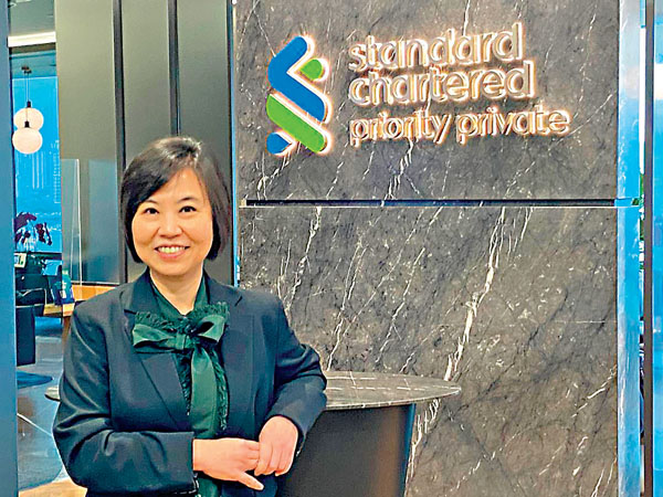 ●渣打王麗珠透露，該行將就財富管理及零售銀行業務招聘400名員工，大部分為前線員工。