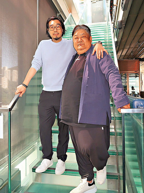 ●林雪（右）與周顯揚分享拍戲趣事。