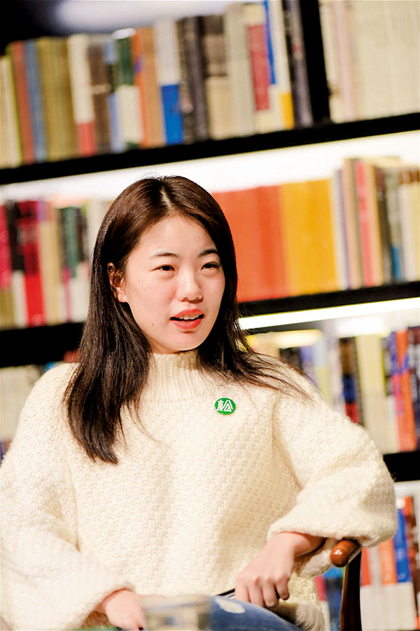 ●蔣方舟做客鄭州松社書店。松社書店供圖