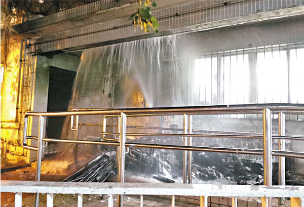 ●2019年11月民建聯前區議員姚銘辦事處被兩黑暴青少年縱火。 資料圖片