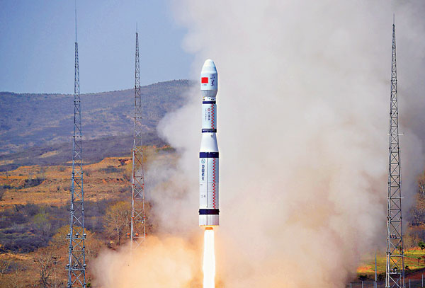 ●4月27日11時20分，中國在太原衛星發射中心用長征六號運載火箭完成首次商用「共享」發射任務。 中新社