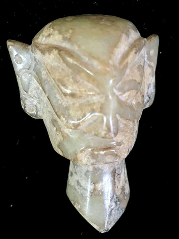 ●民間收藏的古蜀玉器頭像面具