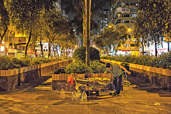 ● 針對長者貧窮問題，社會正研究各種退休保障計劃。 資料圖片