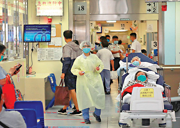 ● 本港長期受「醫荒」困擾，醫院人滿為患。 資料圖片