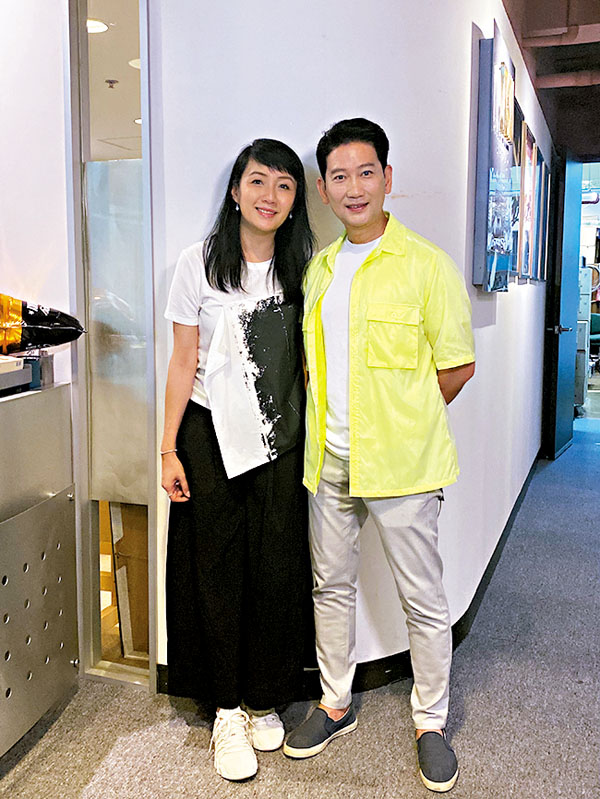 ●何婉盈和楊立門為網上直播音樂會演出。