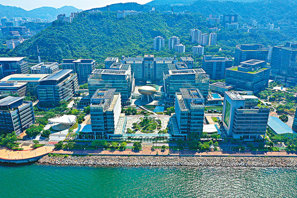 ●何亦武指,港大從「InnoHK」項目共獲得40億元資金,會就此成立9家子公司下設逾30家科技企業,本月陸續進駐香港科學園投入相關產品研發。圖為香港科學園。 資料圖片