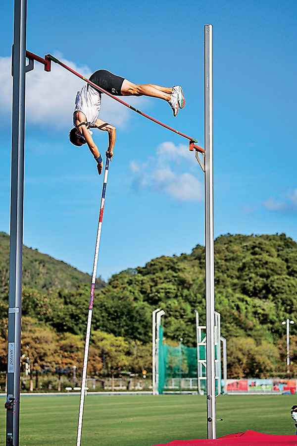 ●張培賢今季四破香港男子撐竿跳紀錄。 田總圖片