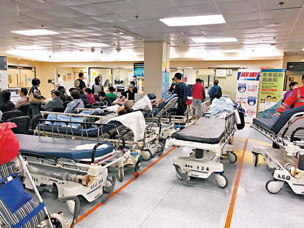 ● 公立醫院長期面對人手不足問題。 資料圖片