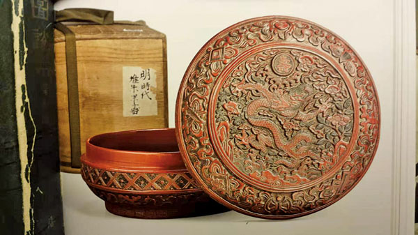 ■明嘉靖 剔彩躍龍捧壽紋圓盒