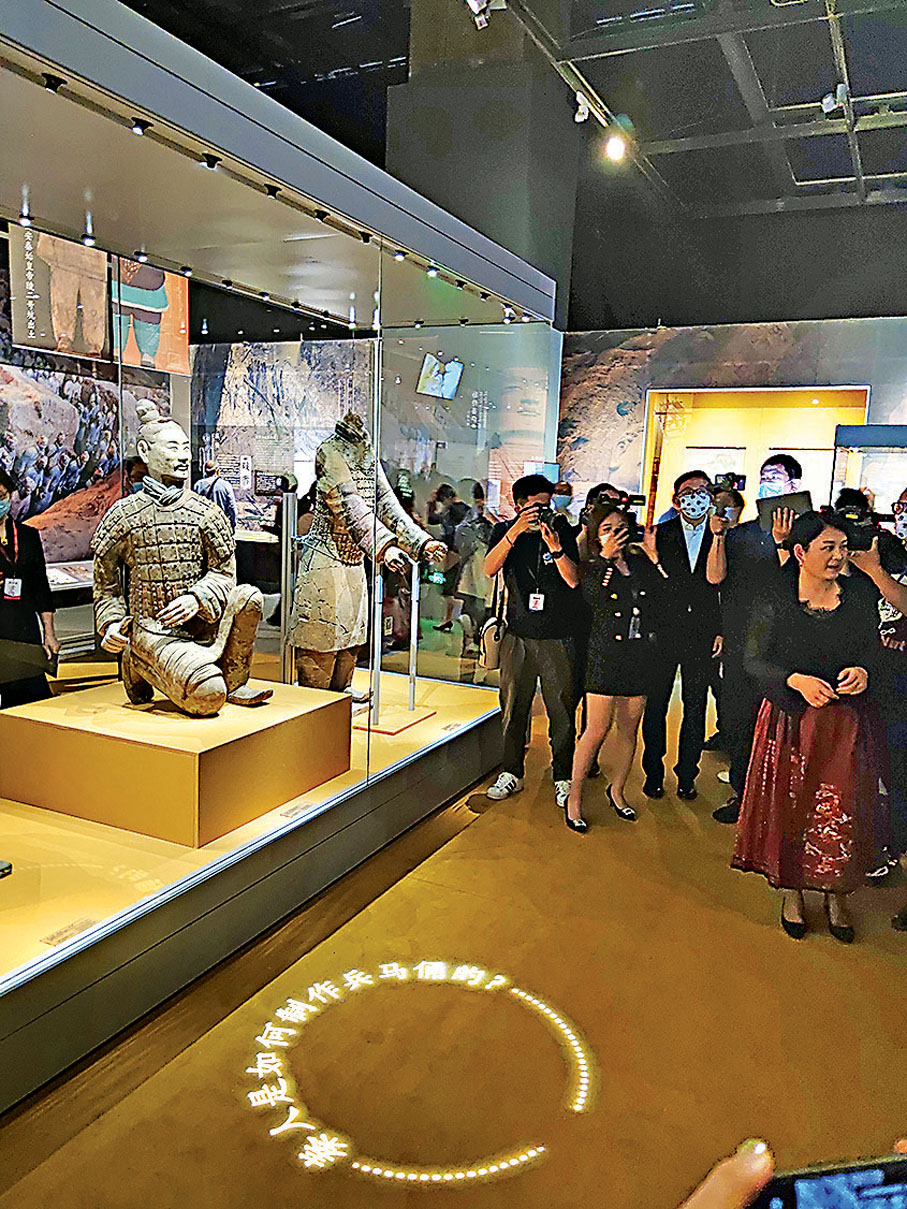 ●新材料的研發結合特定的加固技術，得以使這些彩繪陶俑以本色示人。 