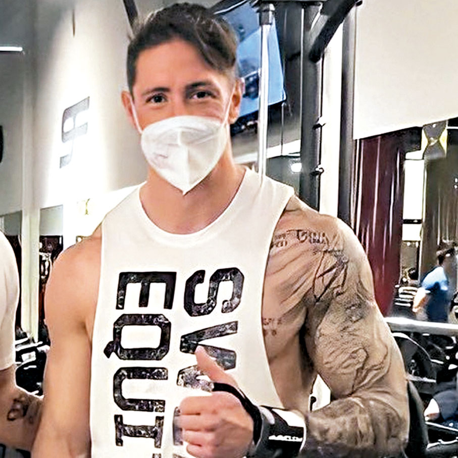 ●費托近年涉足健身界，搖身一變成為了「大隻佬」。 網上圖片