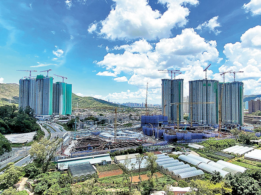 ●屯門第54區將有約15,800個公營房屋單位落成，當中有15,100伙屬出租公屋。香港文匯報記者顏倫樂 攝