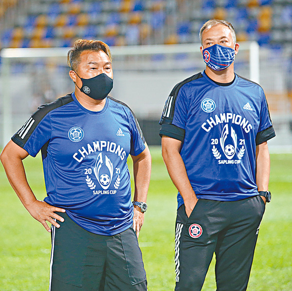 ●李志堅（左）卸任，盧比度接掌主教練職務。 香港文匯報記者黎永淦  攝