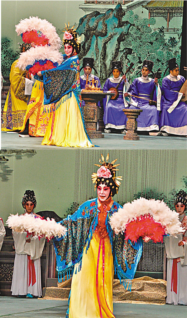 ●南鳳演出羽扇舞。
