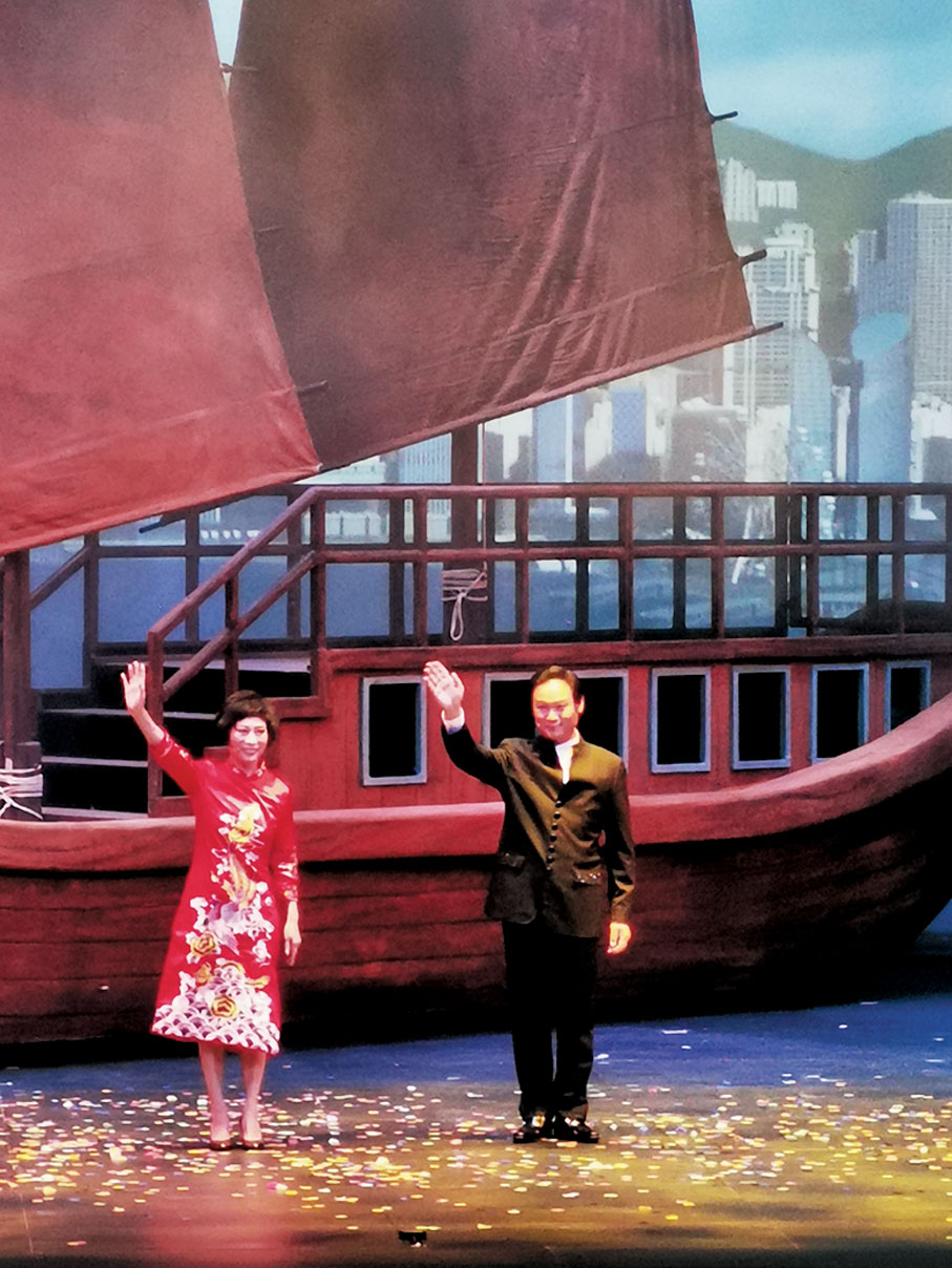 ●  龍貫天表示要發揚《香江號》精神，大家同舟共濟，努力前行。