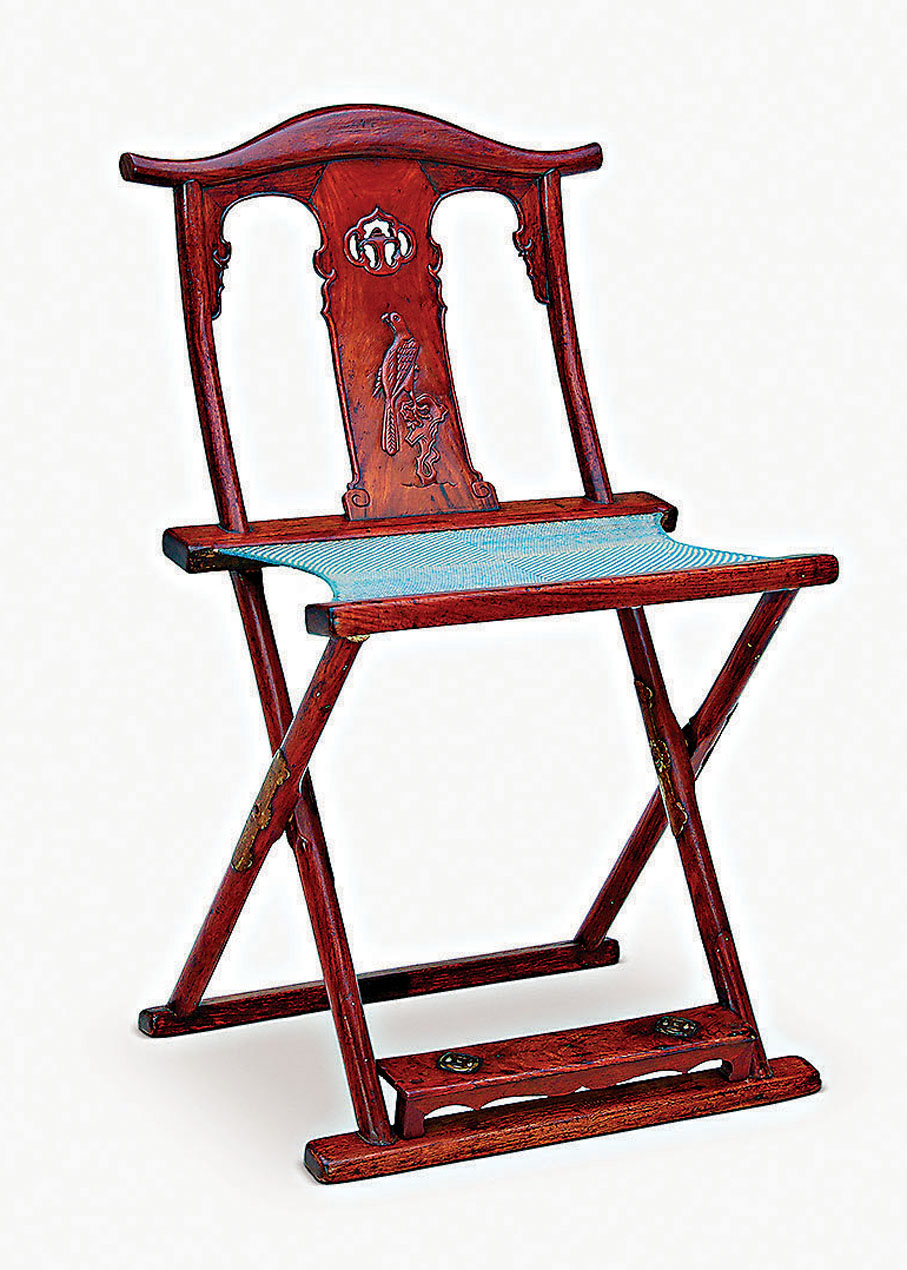 ●明黃花梨直後背雕鷹石圖交椅