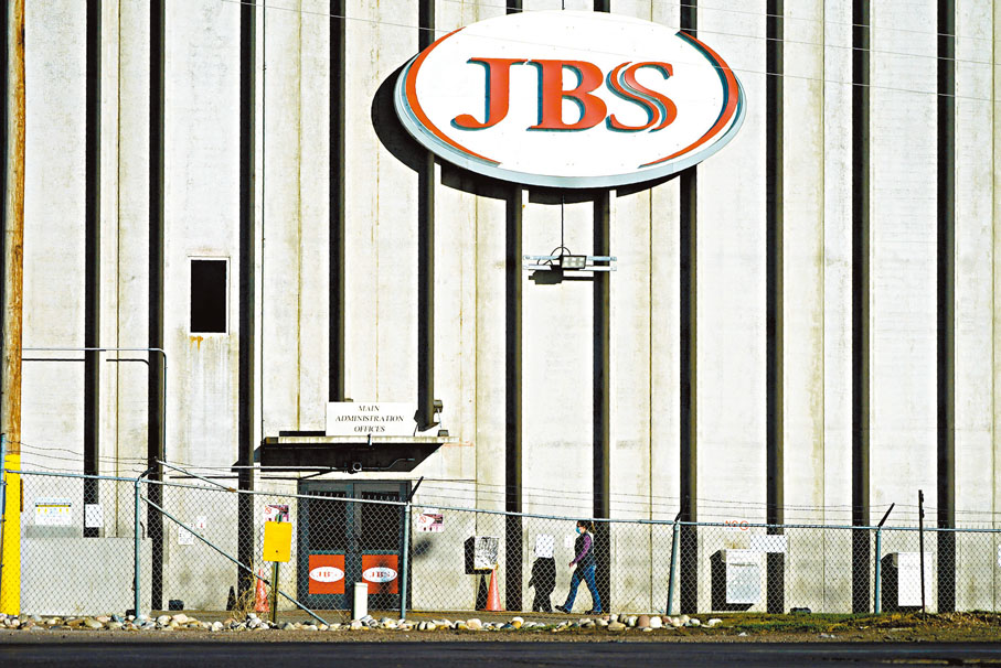 ● JBS表示大部分廠房將會恢復運作。 美聯社