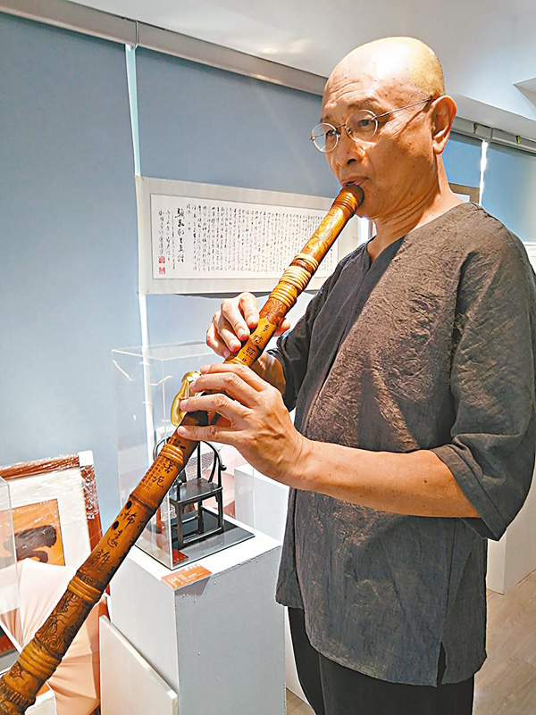 ●譚寶碩吹奏洞簫