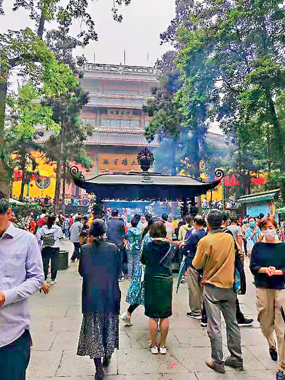 ●千年古剎靈隱寺，歷來香火極盛。作者提供
